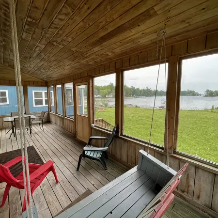 Loon Lodge - The Lodges at Oak Point, 1000 Islands - Right on the River!