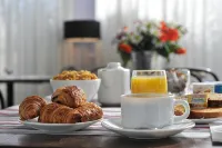 Brit Hotel Confort Villefranche-De-Rouergue - Frühstück