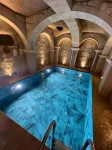 Solo Cave Suites