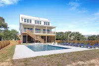 Beach Views, Heated Pool/Spa, Fire Pit, & Golf Green and walkable to downtown! - ติดทะเล