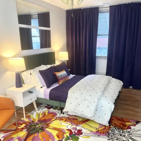 Funkytown Loft: 4BR, 2BA on Mass St, Steps to Dining & Entertainment