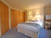 Falcon Inn Hotels in Uxbridge