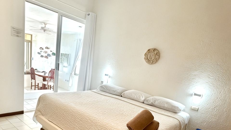 Direct Oceanfront, Corner Balcony Panoramic View of Beach, Half Moon Bay, Akumal