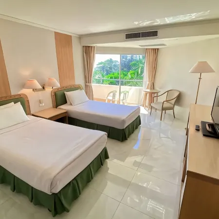 Khanom Golden Beach Hotel