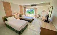 Khanom Golden Beach Hotel