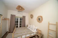 Villa Safran Ailleurs sous les Oliviers 15 minutes from the medina in Marrakech