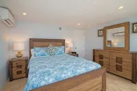 Coco Kai Beach Front Villa with Heated Pool and Private Dock - Balkon