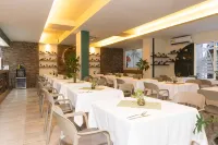 Waira Suites - bar