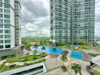 Molek Regency By Stayrene - Pools
