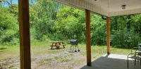Riverside Retreat- Cozy Secluded 2 Bedroom Cabin on the Caddo River