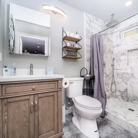 Melrose Exec Studio Queen + Bunk - Pet-Friendly