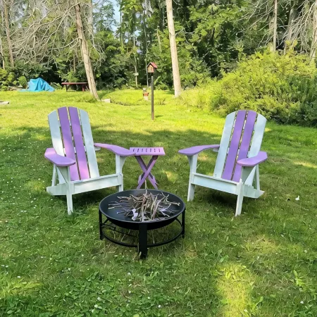 Lake Champlain 2-bedroom cottage with kayaks and bikes in beautiful Alburgh.