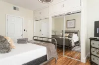 Cozy 3 bedroom - Free Parking, close to buses. - บังกะโล