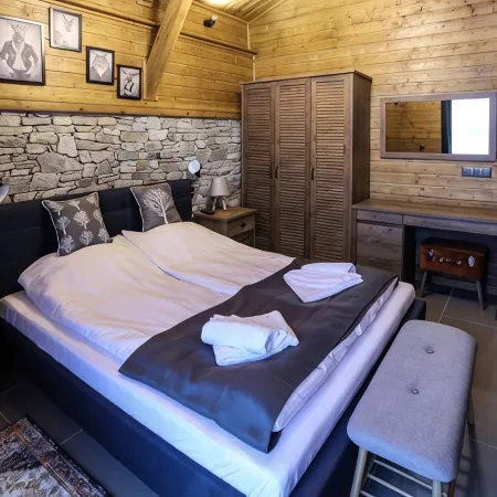 Chalet for up to 10 people with sauna, private home theater and hot tub