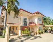 Spacious 5-bedroom Panglao Home with FREE transfers, Infinity Pool, WiFi, & A/C - 2-Star