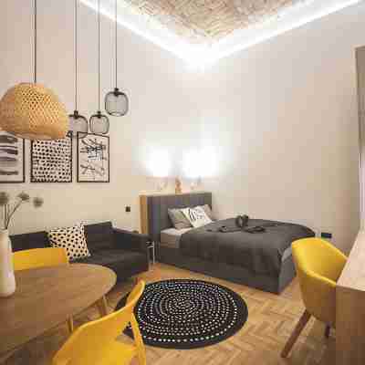Charming 1-bedroom apartment with AC and WiFi in Budapest Rooms