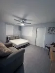 Cozy 2-bedroom apartment in the heart of Bayamón with WiFi & AC - 民宿
