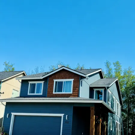 Le: 4-Bedroom 3Full Bathroom House in Gorgeous Anchorage Neighborhood
