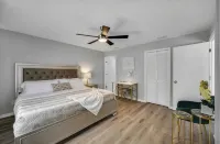 *Pool* 8.5 miles to Honeymoon Island. 4 bdr - 3 stjerner