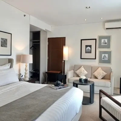M Hotel Sorong Hotel berhampiran Domine Eduard Osok Airport