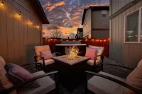 Downtown Sisters Suite - HOT TUB - Dog Friendly