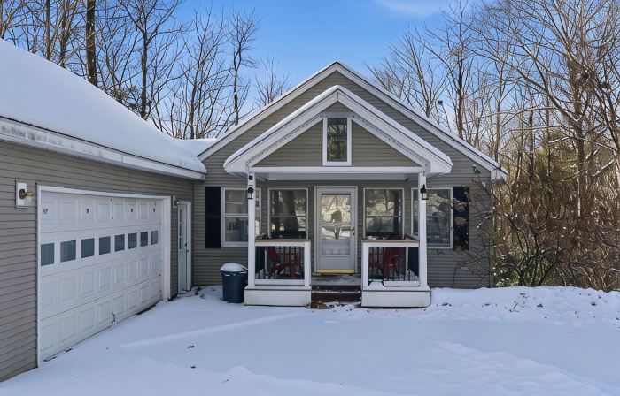 Peaceful Getaway Close to Lake Boating, Hiking, Skiing