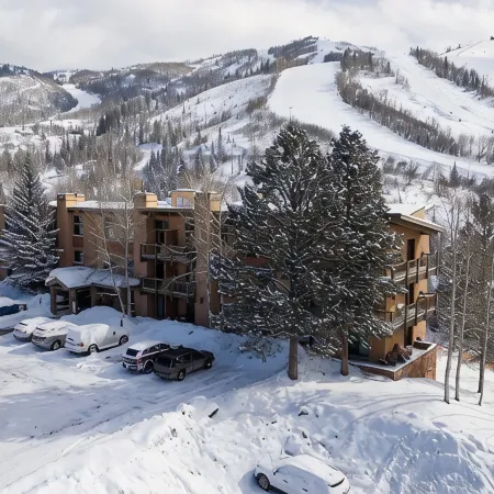 ‘This Must be the Place Ski-in/Ski-out condo with breathtaking views!