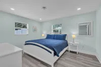 Lux pool home 10 minutes from Siesta Key and Downtown Sarasota! - مسبح خاص