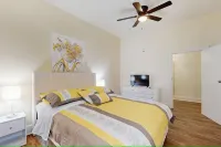 Spacious Downtown Frederick, 3 BR, Full Kitchen Off Street Parking