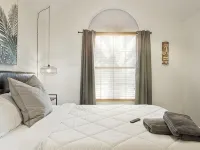 2 minutes from lake, Pickleball, Hot Tub, Pool table! Hoteles en Rowlett
