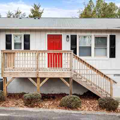 Chic Apartment Near Duke~Easy Access to Downtown & Dining Spots Hotel Exterior