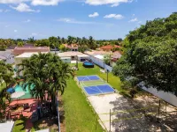 Family Oasis • Near Mia & Dolphin Mall / Pool, BBQ - Homestays