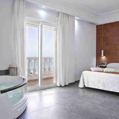 Hotel Los Delfines Rooms