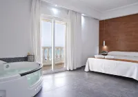 Hotel Los Delfines - 4 estrellas