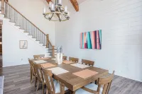 Spacious Luxury Lakefront Home w/ Hottub, Outdoor Sauna, & Gym Near Clemson