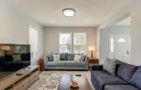 Spacious Elegantly Furnished 4BR House in Great Location in Baltimore