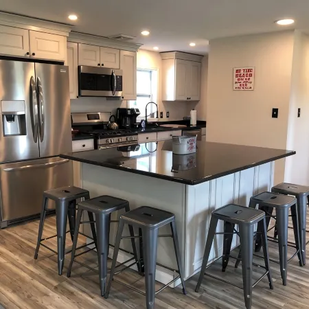 The Gathering Place at Pilgrim Plaza - Pet Friendly & Game Room Sleeps 10