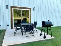 Cozy, Rustic Cabin w/ Pool Table, Foosball, & Fast WiFi, South of Norman Hotels in McClain County