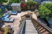 Top Floor Duplex with Garden-Patio. - Kitchens