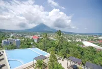 The Oriental Legazpi - Pools