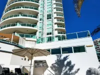 Pacific Views Resort Hotels in Main Beach