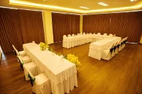 Idoop Hotel by Prasanthi