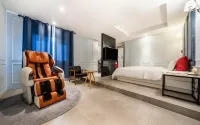 Suwon Hotel Lowa - Motels
