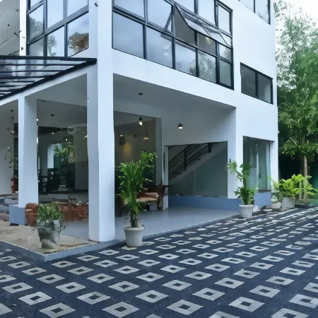 Eden Grand