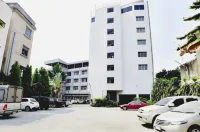 Khelangnakorn Hotel - parkir