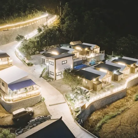 Gapyeong Ddobagi Pet & Spa Glamping