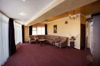 Zolotoj Globus Hotel - 駐車場