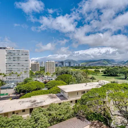 A Family Favorite on Hawaii's Gold Coast 11th Floor Oceanfront Condo