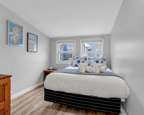 1 Block to Beach with Linens + Towels, BBQ & AC Hotels in Belmar