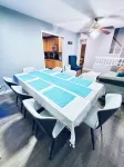 Luxury 4 Bed 2.5 Bath Home near O'Hare Airport - บังกะโล